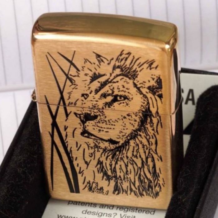 Зажигалка ZIPPO Proud Lion Brushed Brass, латунь, золотистый, матовая, 36х56х12 мм