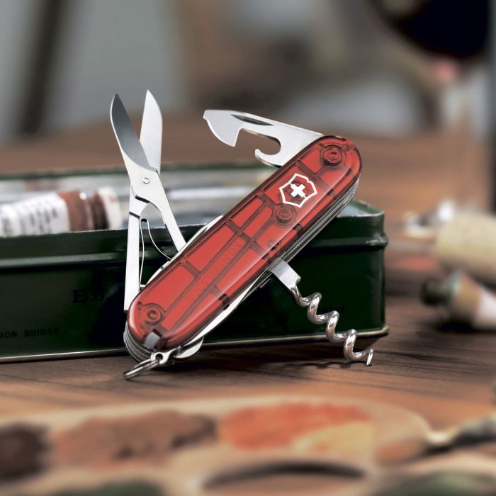 Нож перочинный Victorinox Huntsman, сталь X55CrMo14, рукоять Cellidor®, полупрозрачный красный