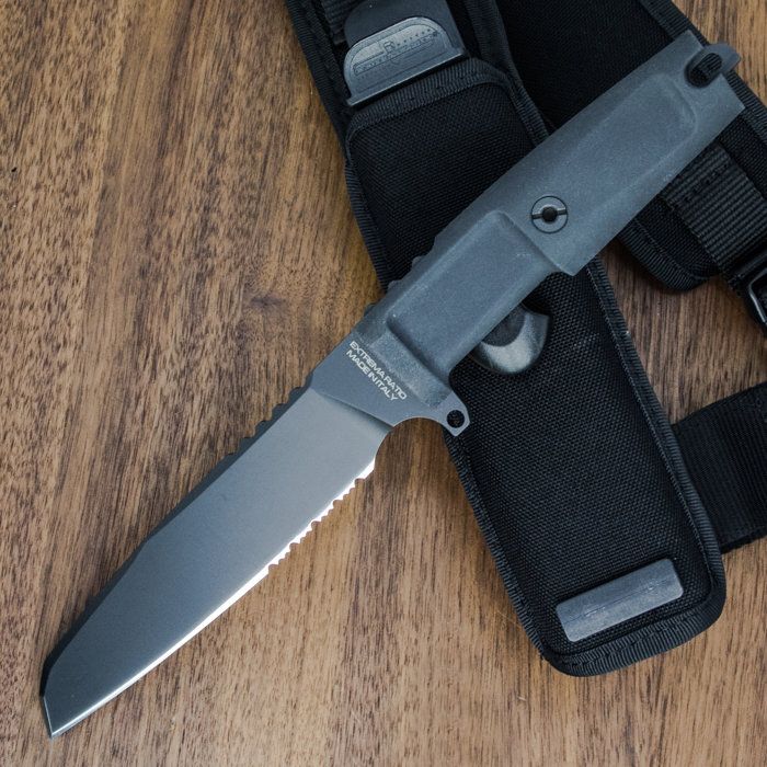 Нож с фиксированным клинком Extrema Ratio Task Black 1/3 Serrated, сталь Bhler N690, рукоять прорезиненный форпрен